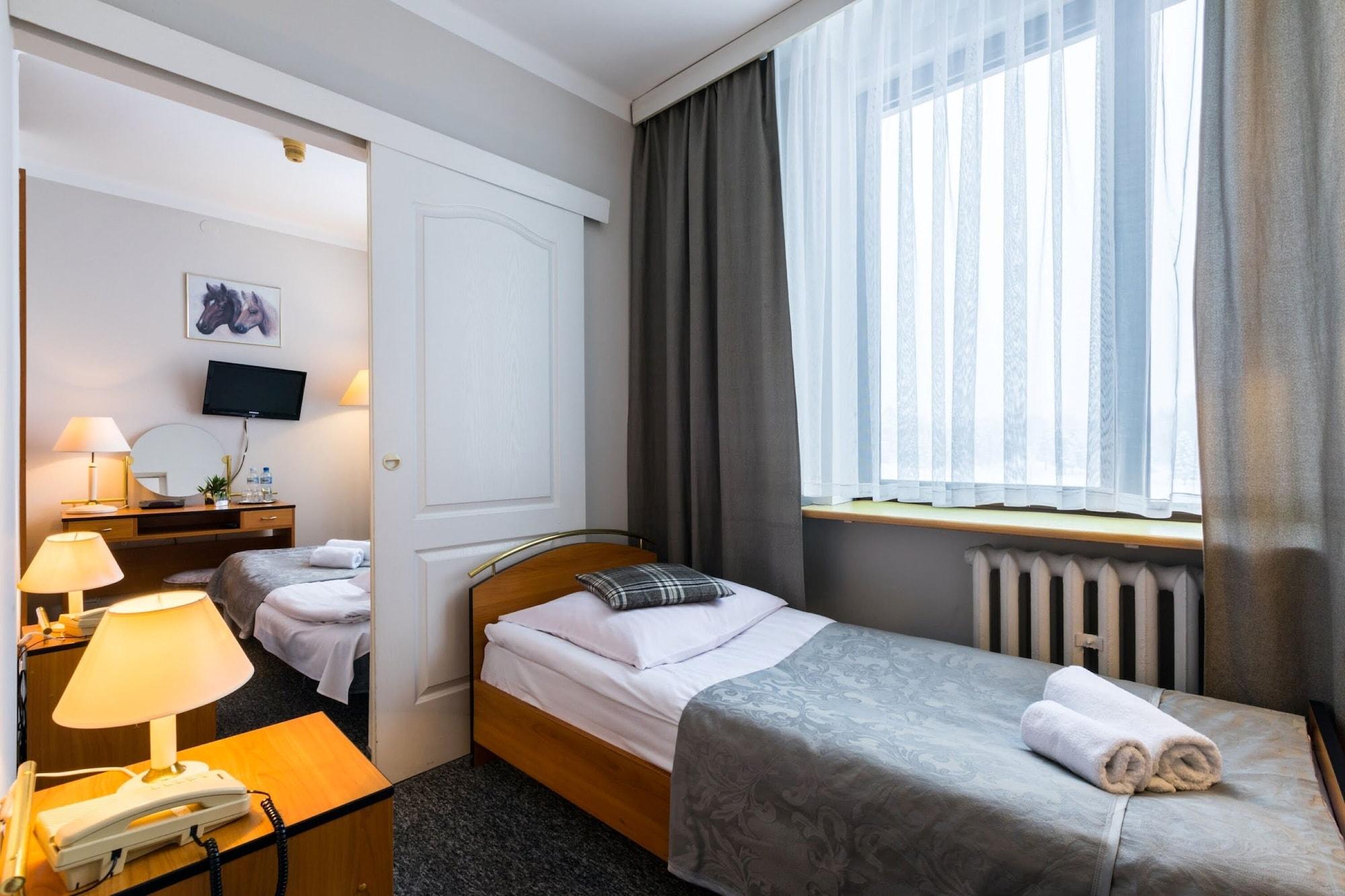Hotel Helios 300M Od Krupowek Nowy Basen Od 12 Lipca Закопане Екстериор снимка