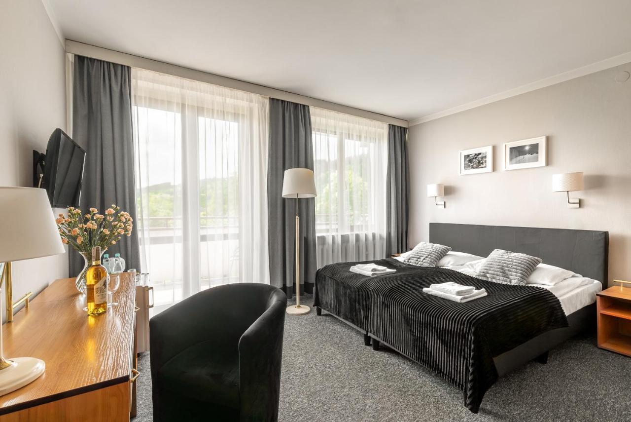 Hotel Helios 300M Od Krupowek Nowy Basen Od 12 Lipca Закопане Екстериор снимка