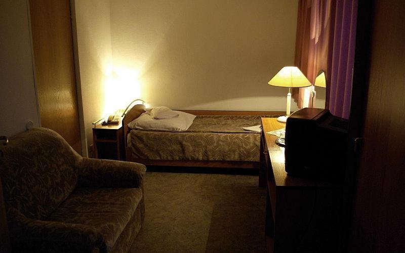 Hotel Helios 300M Od Krupowek Nowy Basen Od 12 Lipca Закопане Стая снимка