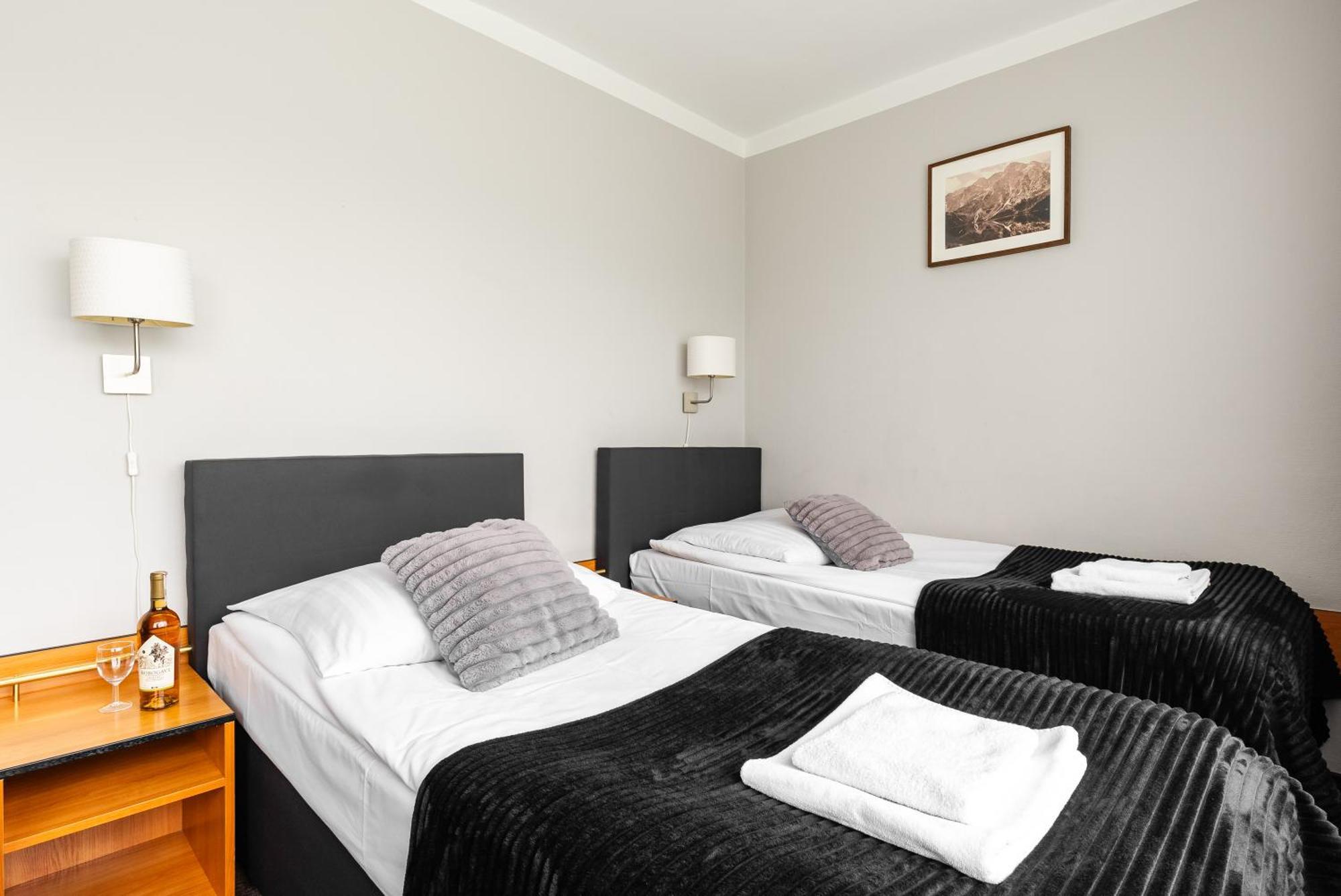 Hotel Helios 300M Od Krupowek Nowy Basen Od 12 Lipca Закопане Екстериор снимка