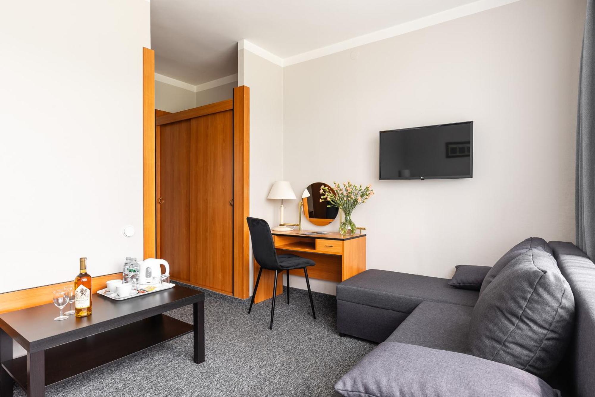 Hotel Helios 300M Od Krupowek Nowy Basen Od 12 Lipca Закопане Екстериор снимка