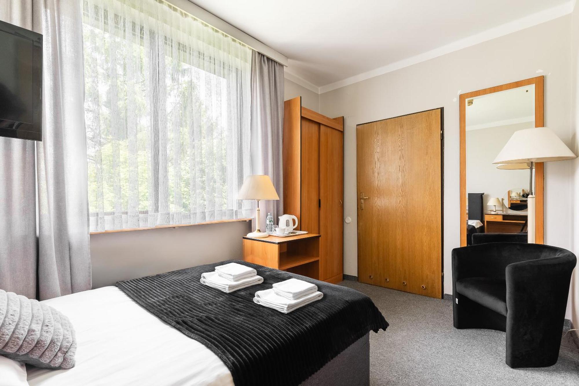 Hotel Helios 300M Od Krupowek Nowy Basen Od 12 Lipca Закопане Екстериор снимка